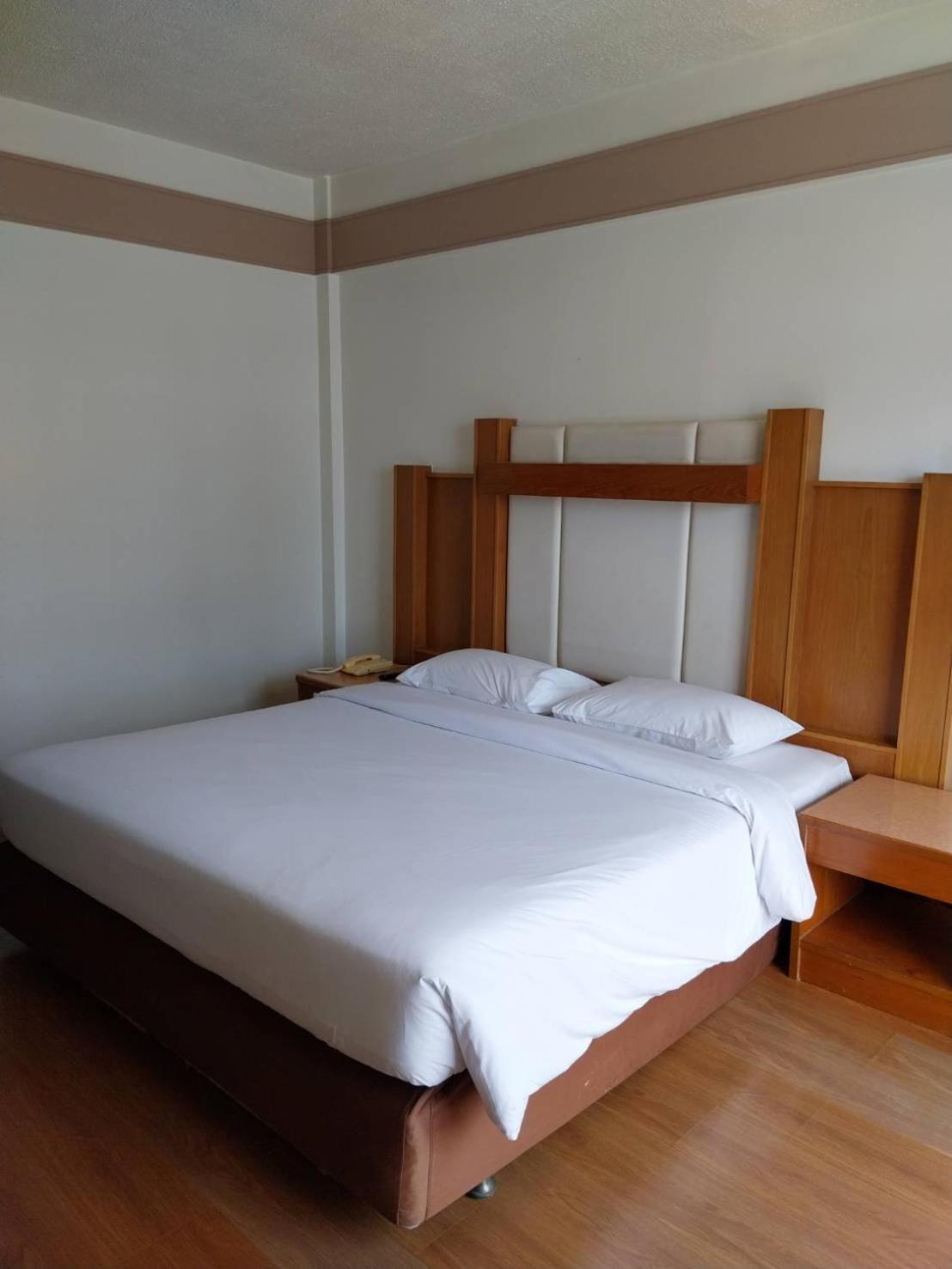 Golden Beach Hotel Pattaya Eksteriør billede