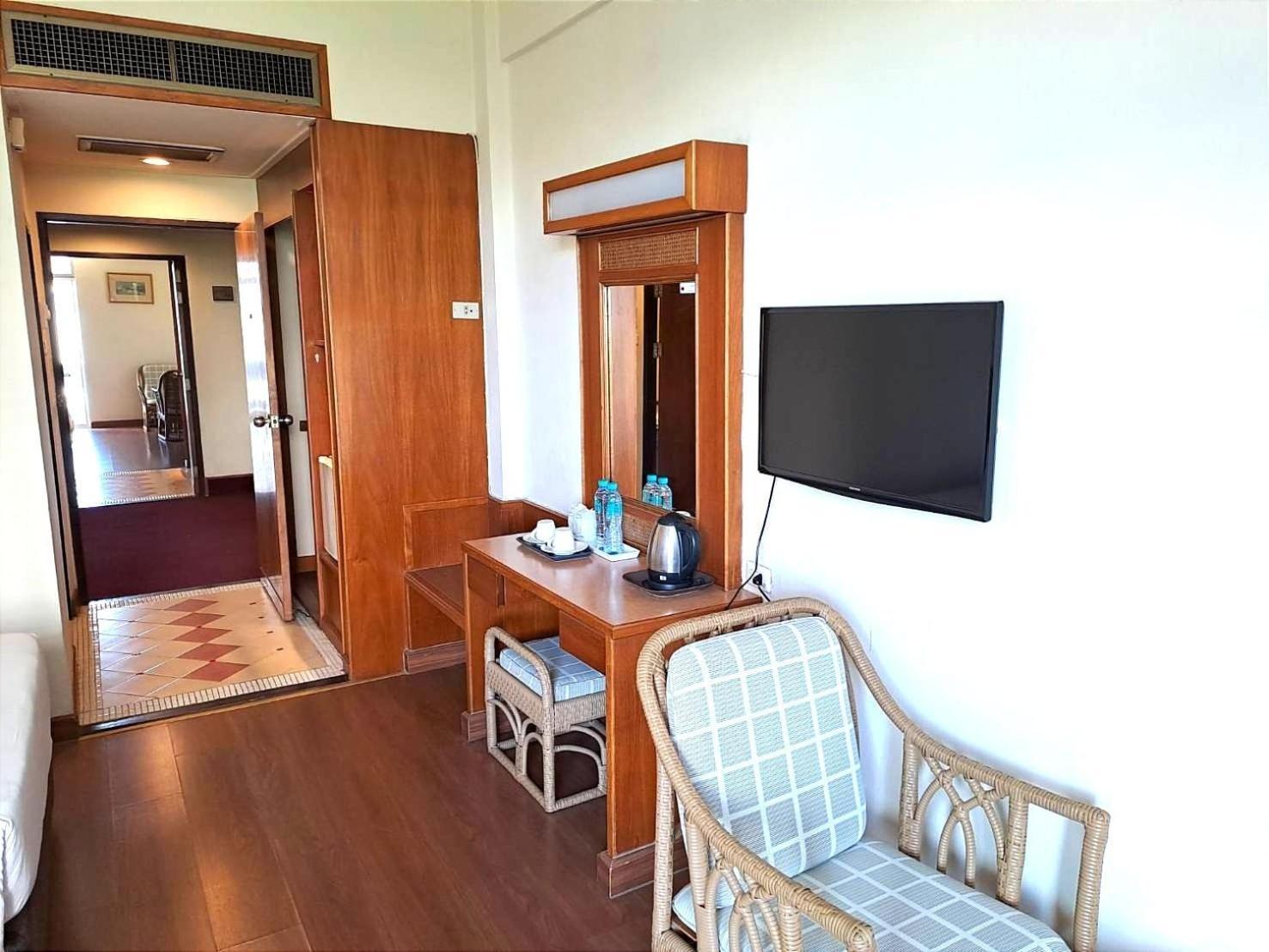 Golden Beach Hotel Pattaya Eksteriør billede