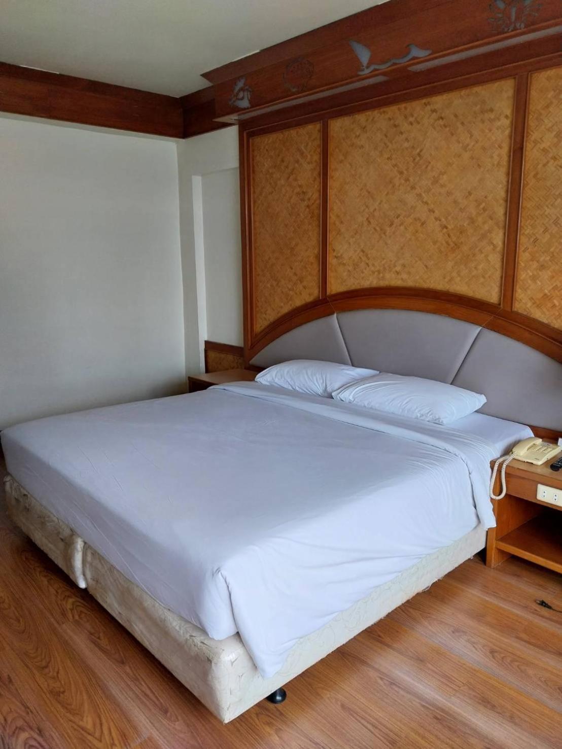 Golden Beach Hotel Pattaya Eksteriør billede
